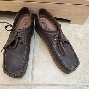 CLARKS ORIGINAL  WOMEN'S BROWN LEATHER  CREPE SOLES SIZE 8.5 M